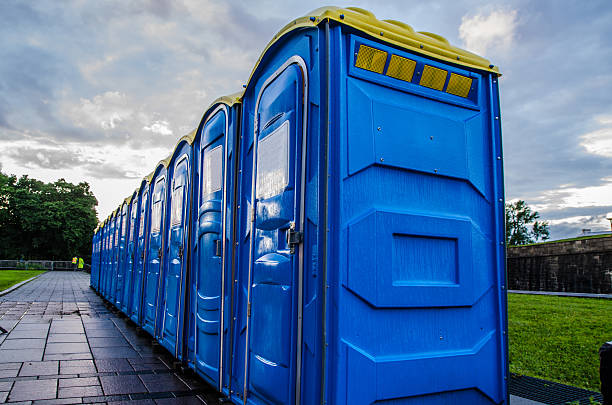 Best Luxury portable toilet rental  in Farley, KY